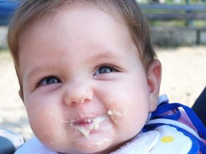 fotos de bebes comiendo